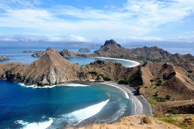 Panduan Lengkap Wisata Labuan Bajo April 2026: Itinerary 3 Hari 2 Malam Terbaik!